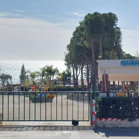 Li Ro Fe Lia Villa *